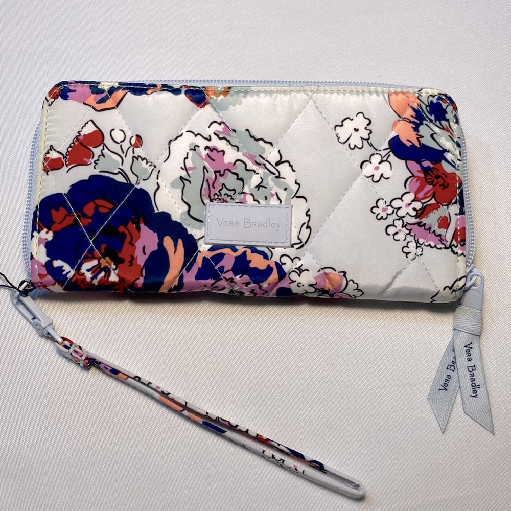 NWT Vera Bradley Ultralight Accordion Removable Wristlet Exuberant Floral